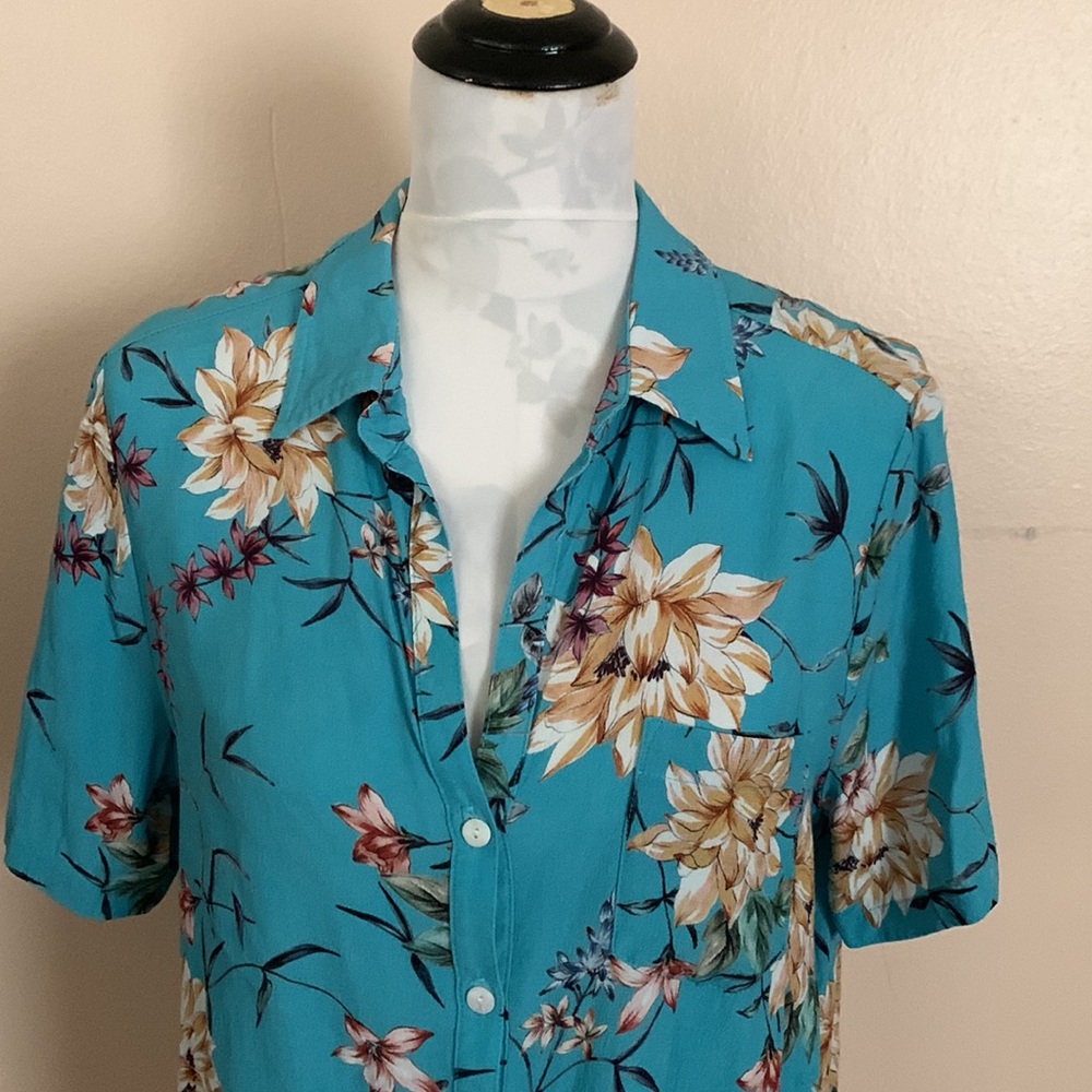 Karen Kane Aqua Floral Tie Front Camp Shirt - Picture 3 of 7